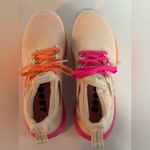 Adidas UltraBoost Women's Running Shoes- Cream sz 7